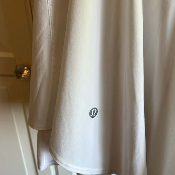 Lululemon "2022" Court Crush Dress
White Size 6 Tennis, Golfing, activewear - Picture 10 of 16